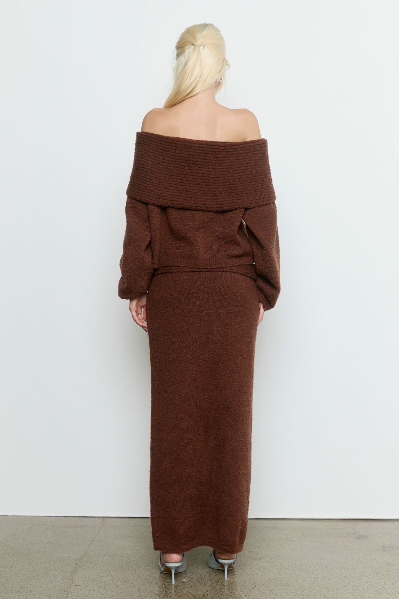 SANNA OFF SHOULDER SWEATER - COFFEE