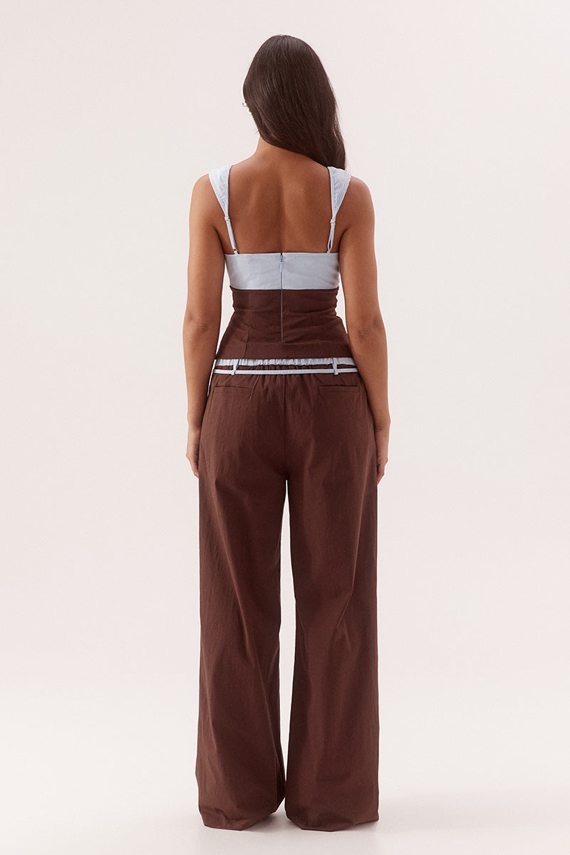 Sweetheart neckline top in stretch cotton with shaped underbust seam and wide straps