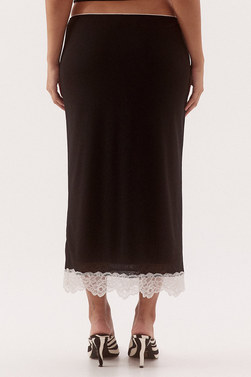Mid-rise midi skirt in textured stretch mesh with scalloped waist trim and lace hem