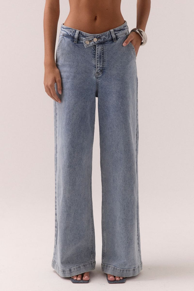 
                      
                        ETCH DENIM JEANS - HERITAGE BLUE
                      
                    
