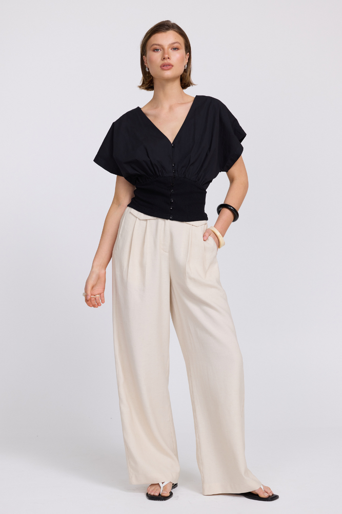 
                      
                        VERSED TOP - BLACK
                      
                    