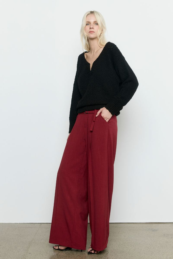 
                      
                        ALLURE SWEATER - BLACK
                      
                    