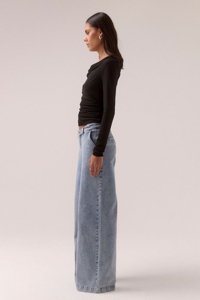 
                      
                        MYRIAD COWL LONG SLEEVE - BLACK
                      
                    
