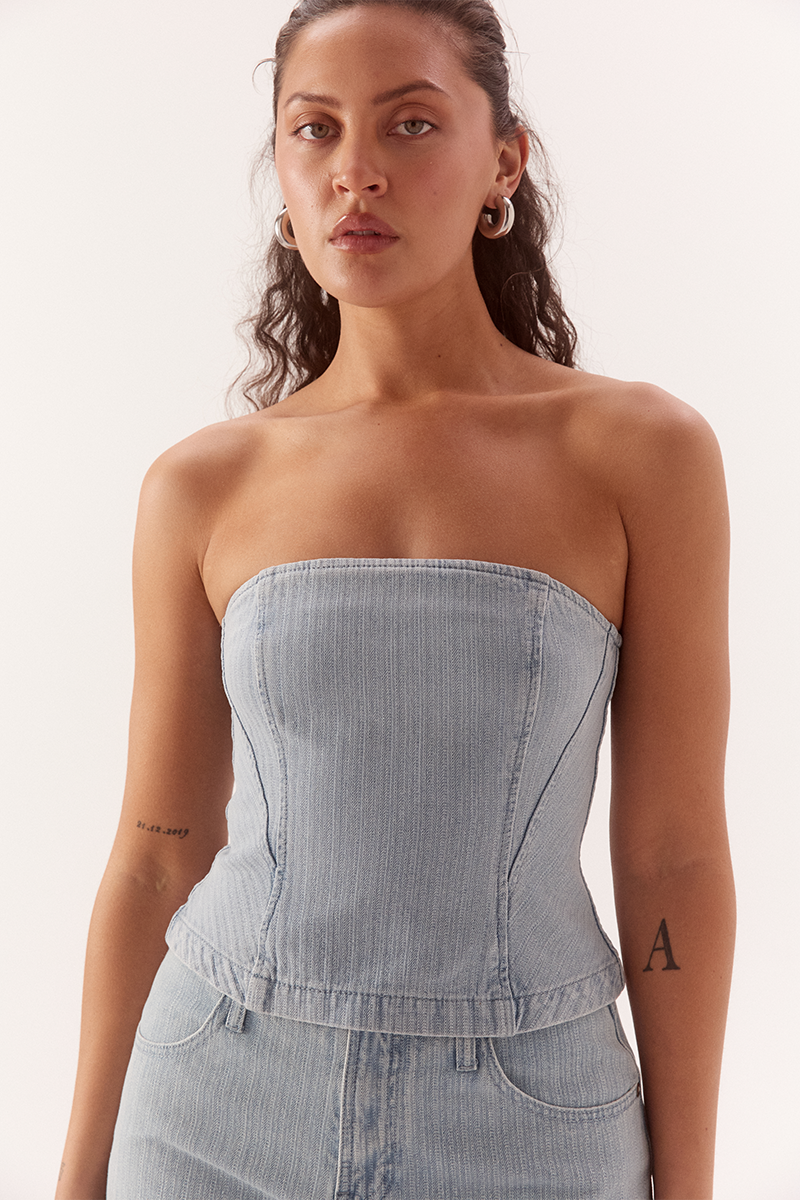 Strapless fitted bodice top in cotton with dart and panel shaping