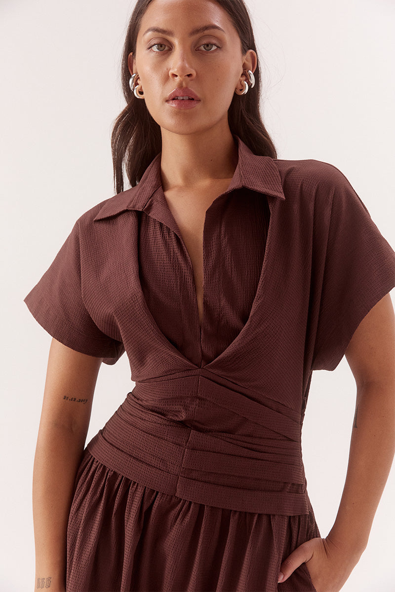 Pleated midi dress in stretch cotton with two piece collar and side leg splits