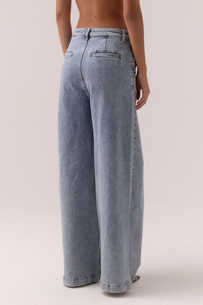 
                      
                        ETCH DENIM JEANS - HERITAGE BLUE
                      
                    