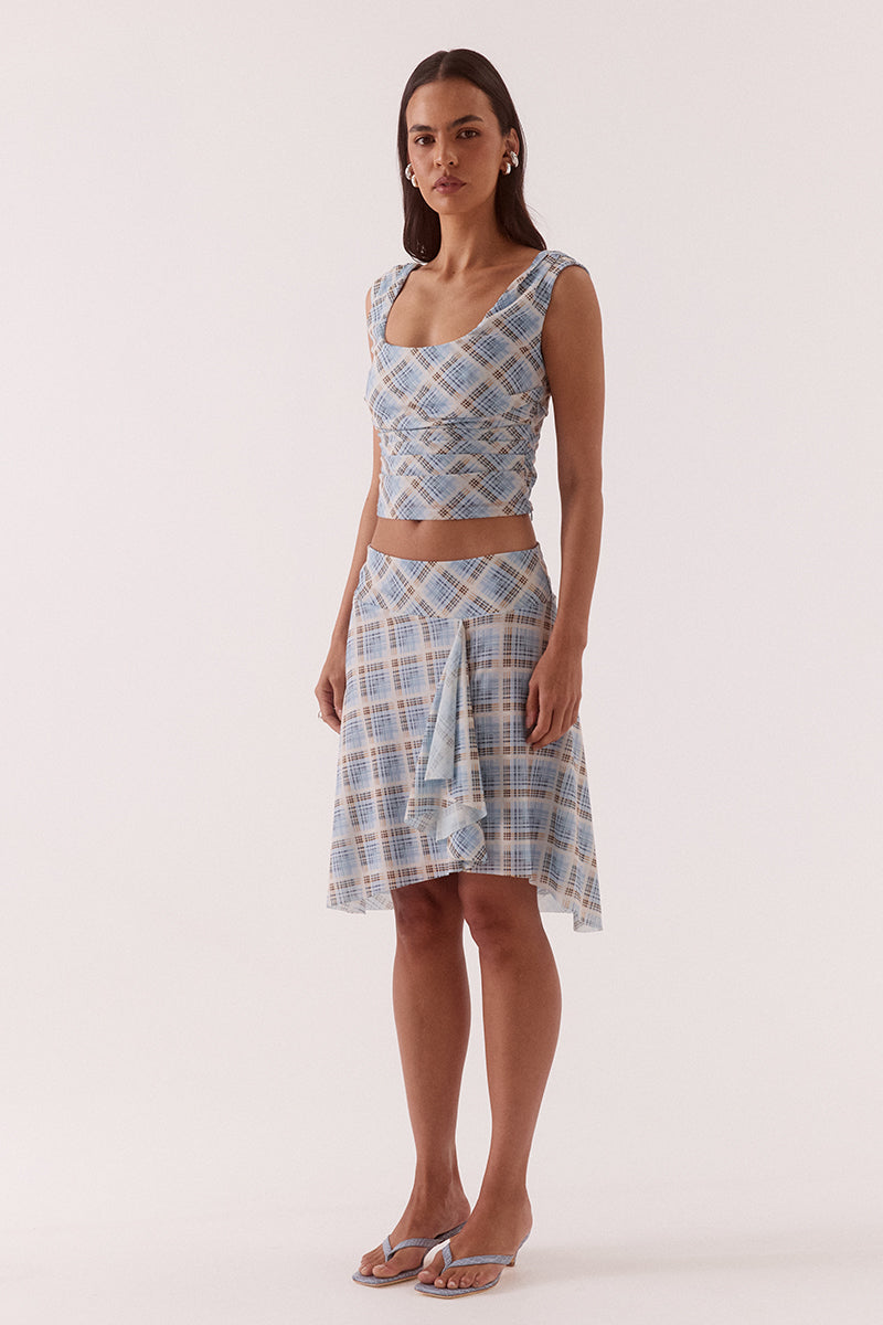 Women’s sleeveless stretch mesh top with exclusive print, scoop neckline, and fitted waist detailing, fully lined for a flattering fit