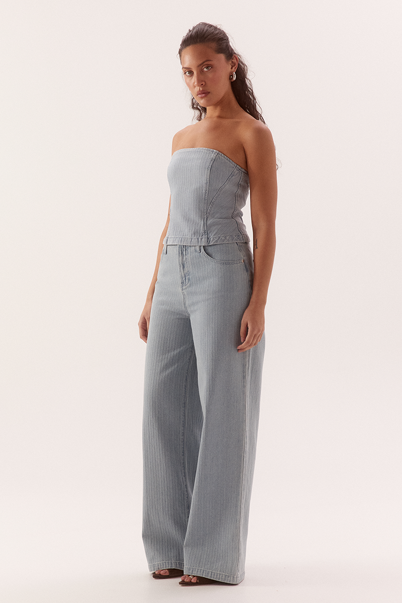 Strapless fitted bodice top in cotton with dart and panel shaping