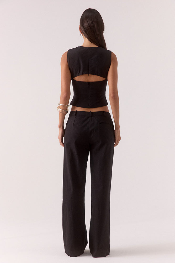 
                      
                        JUDE TOP - BLACK
                      
                    