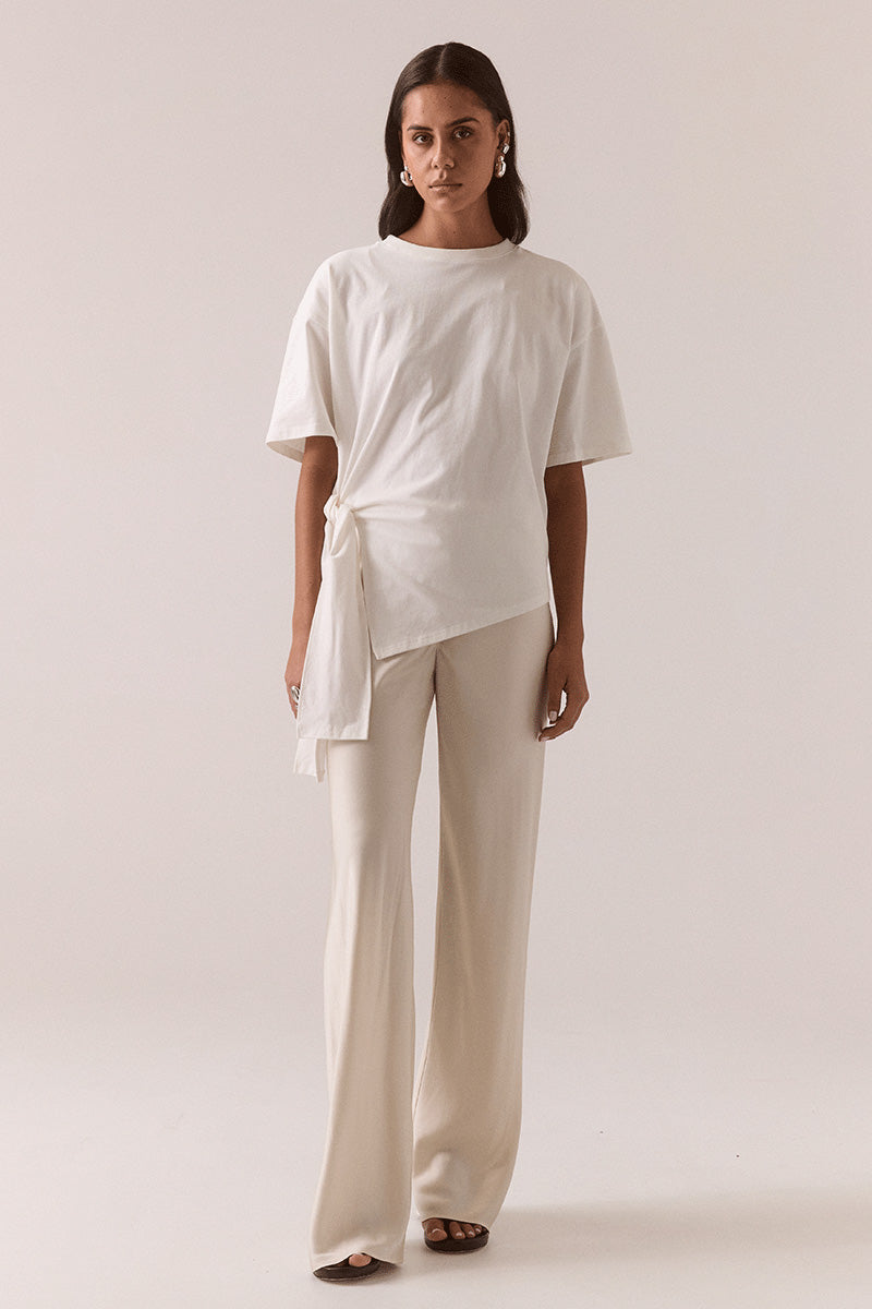 Women’s mid-rise viscose pants with bias cut and elasticated waistband in soft, lightweight fabric.