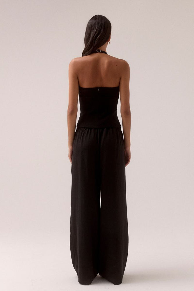 
                      
                        DEMI TOP - BLACK
                      
                    