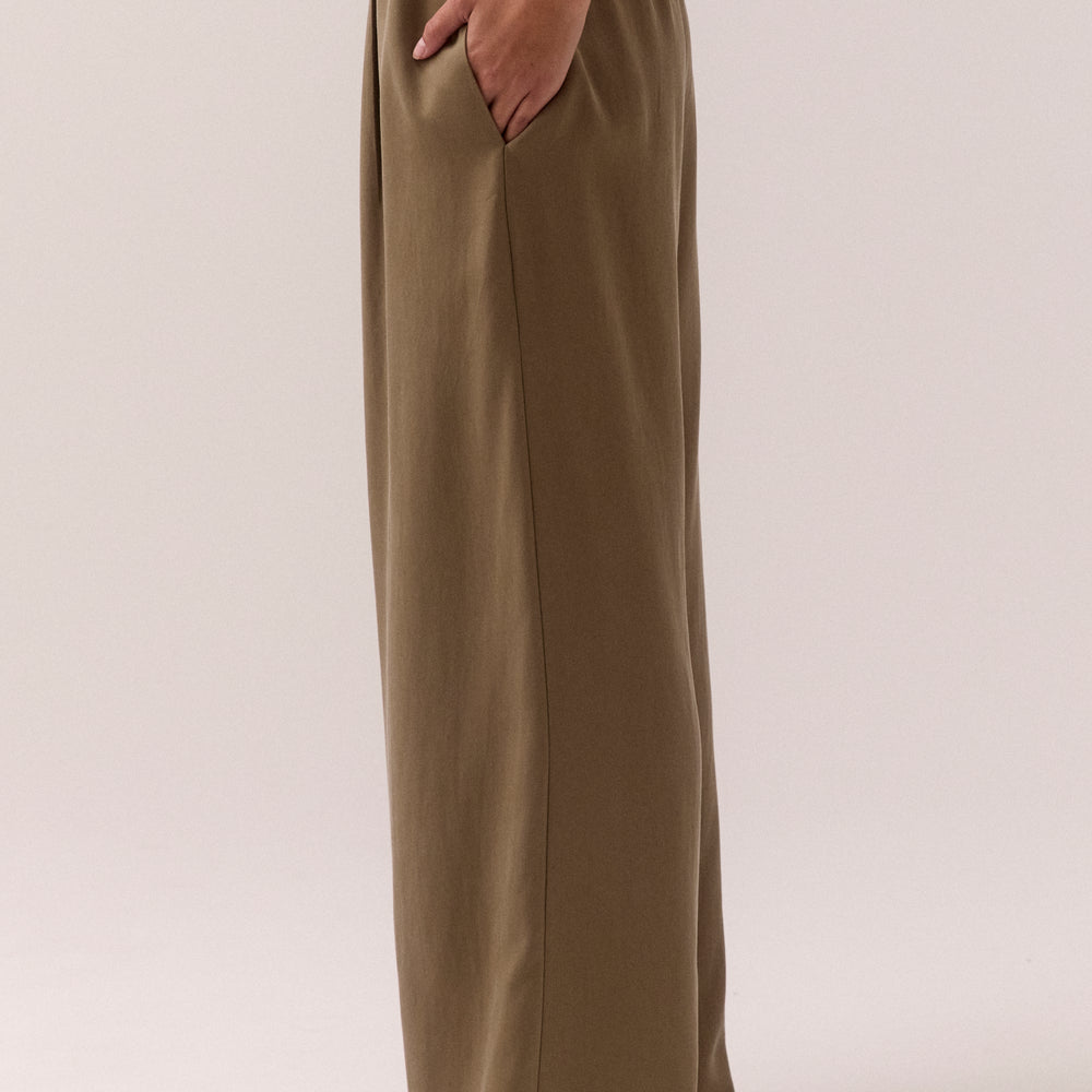 
                      
                        ESPY PANTS - OLIVE
                      
                    