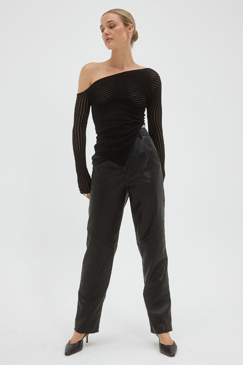 
                  
                    Sovere Studio women's Clothing Sydney tilt knit top black
                  
                