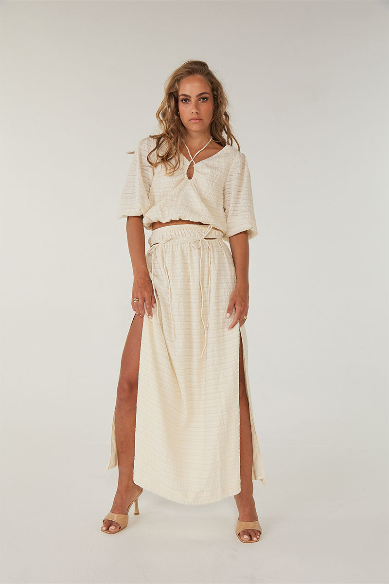 
                  
                    LUCID CROP BLOUSE - PORCELAIN
                  
                